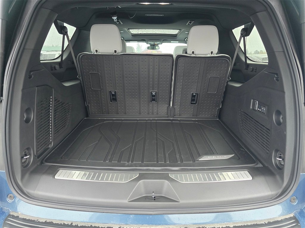 New 2025 Chevrolet Suburban Premier w/ Sun And Tow Package image 6