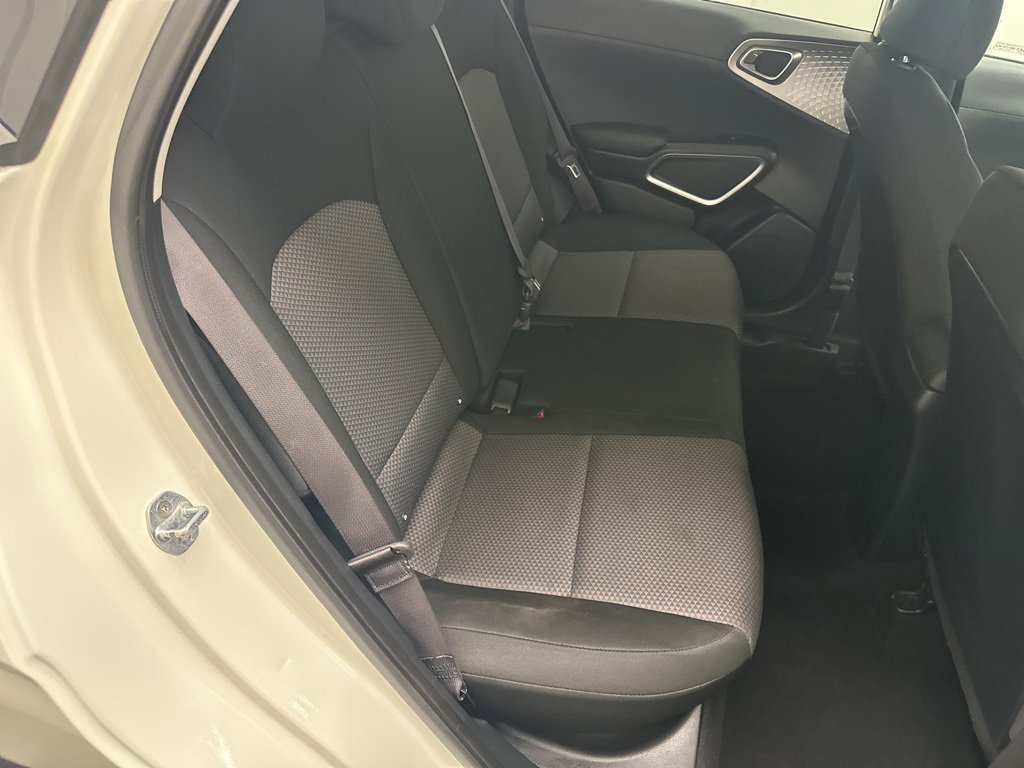 Used 2022 Kia Soul LX image 11