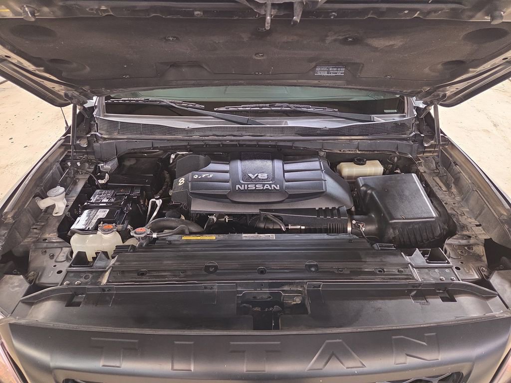 Used 2018 Nissan Titan S image 20
