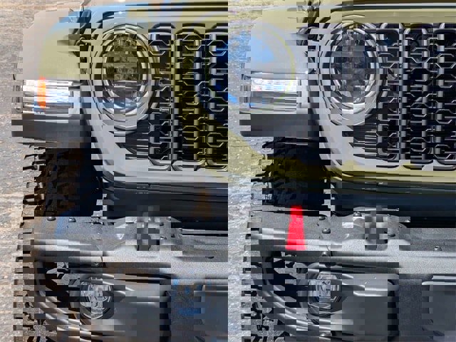 New 2025 Jeep Gladiator Rubicon w/ Convenience Group image 10