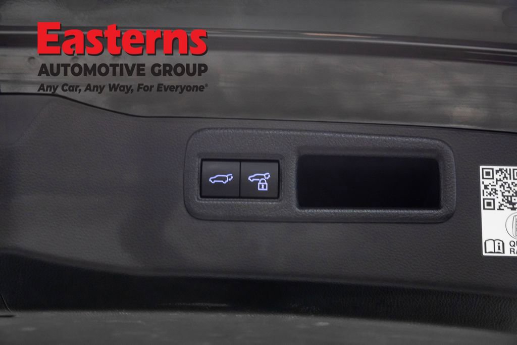 Used 2022 Toyota Venza LE image 21