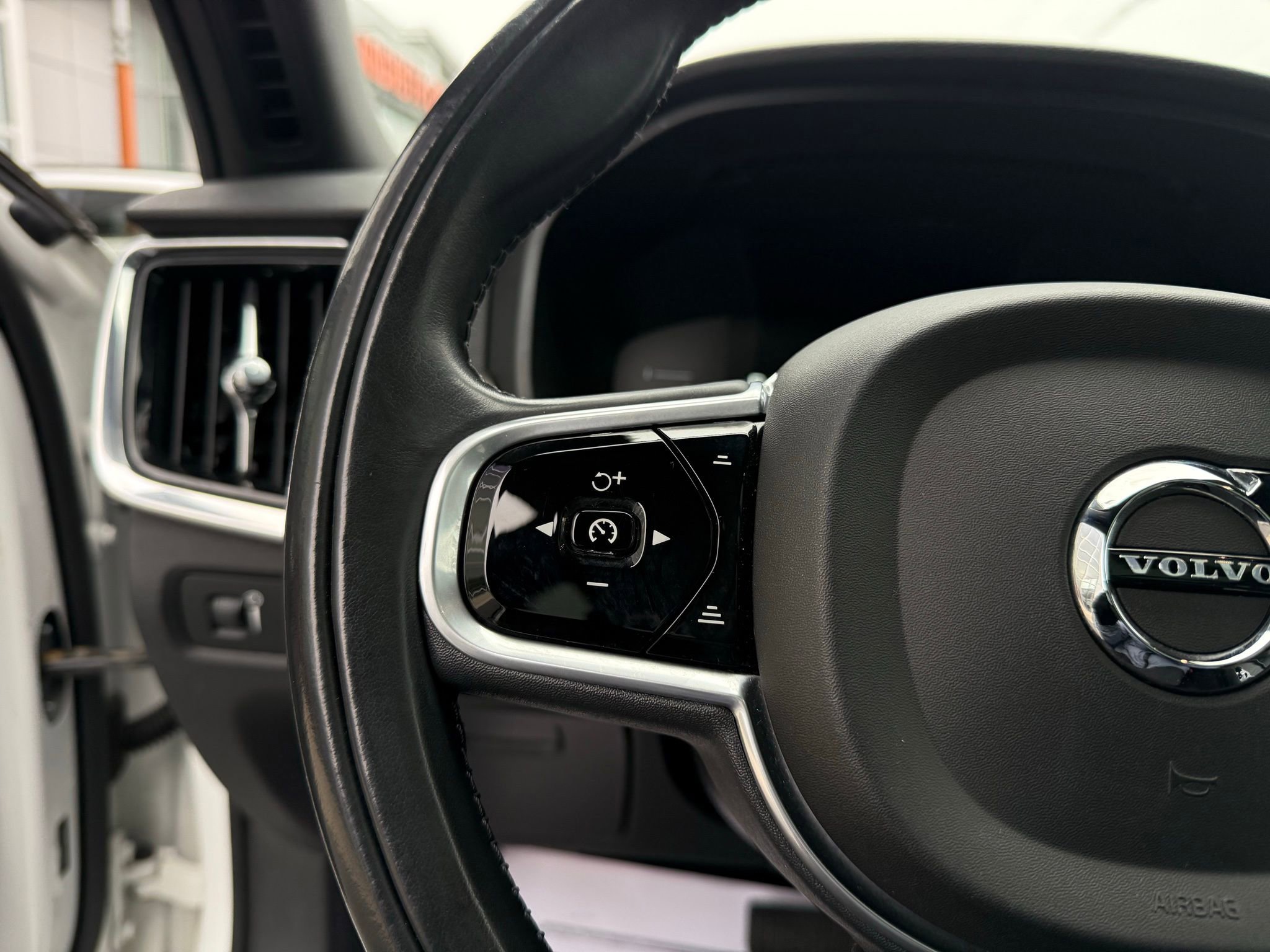 Used 2018 Volvo V90 T5 Cross Country w/ Convenience Package image 56