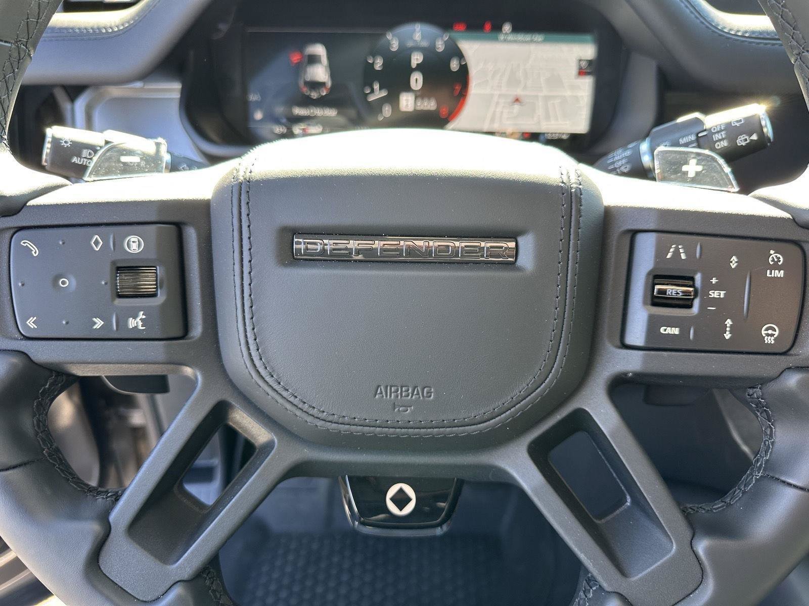 Used 2025 Land Rover Defender 110 AWD/4WD image 24
