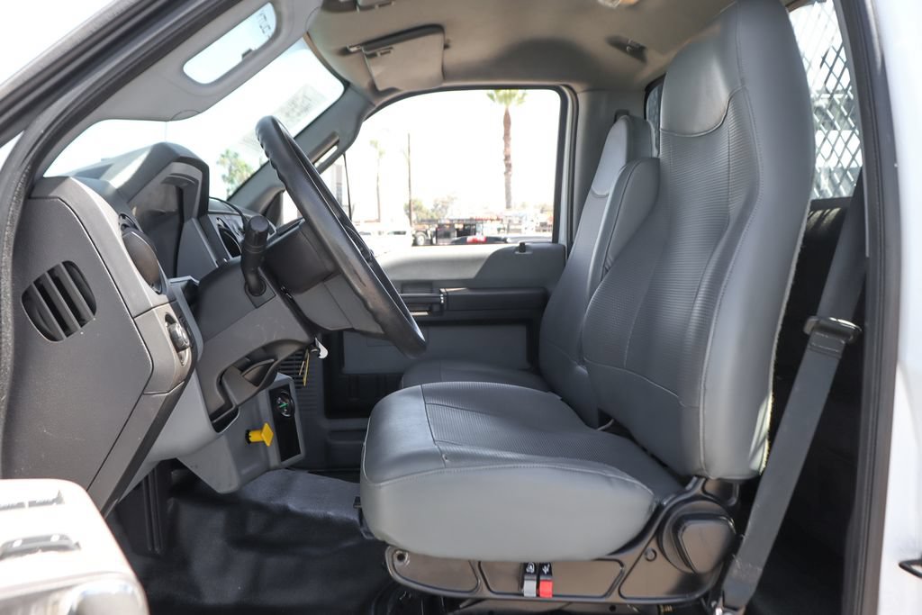 Used 2017 Ford F750 2WD Regular Cab Super Duty image 21
