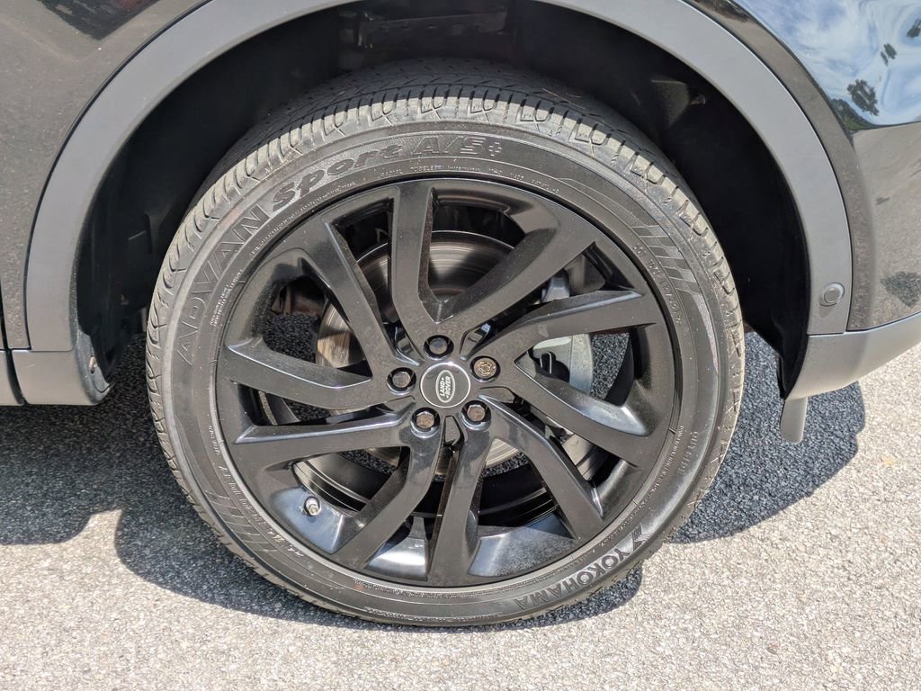 Used 2016 Land Rover Discovery Sport HSE Luxury image 12