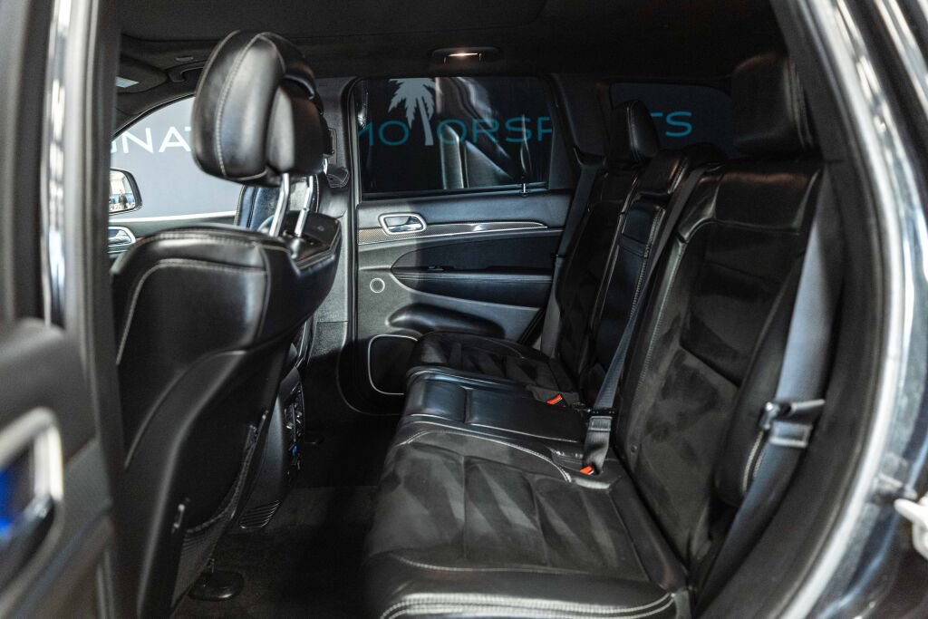 Used 2015 Jeep Grand Cherokee SRT image 10
