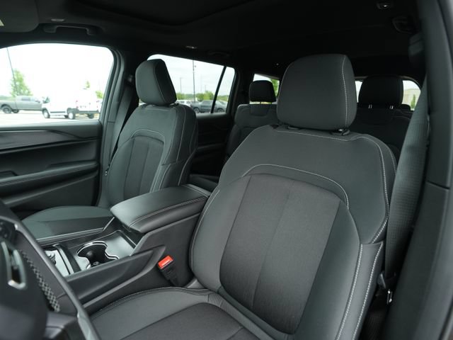 New 2026 Jeep Grand Cherokee L 4WD image 37