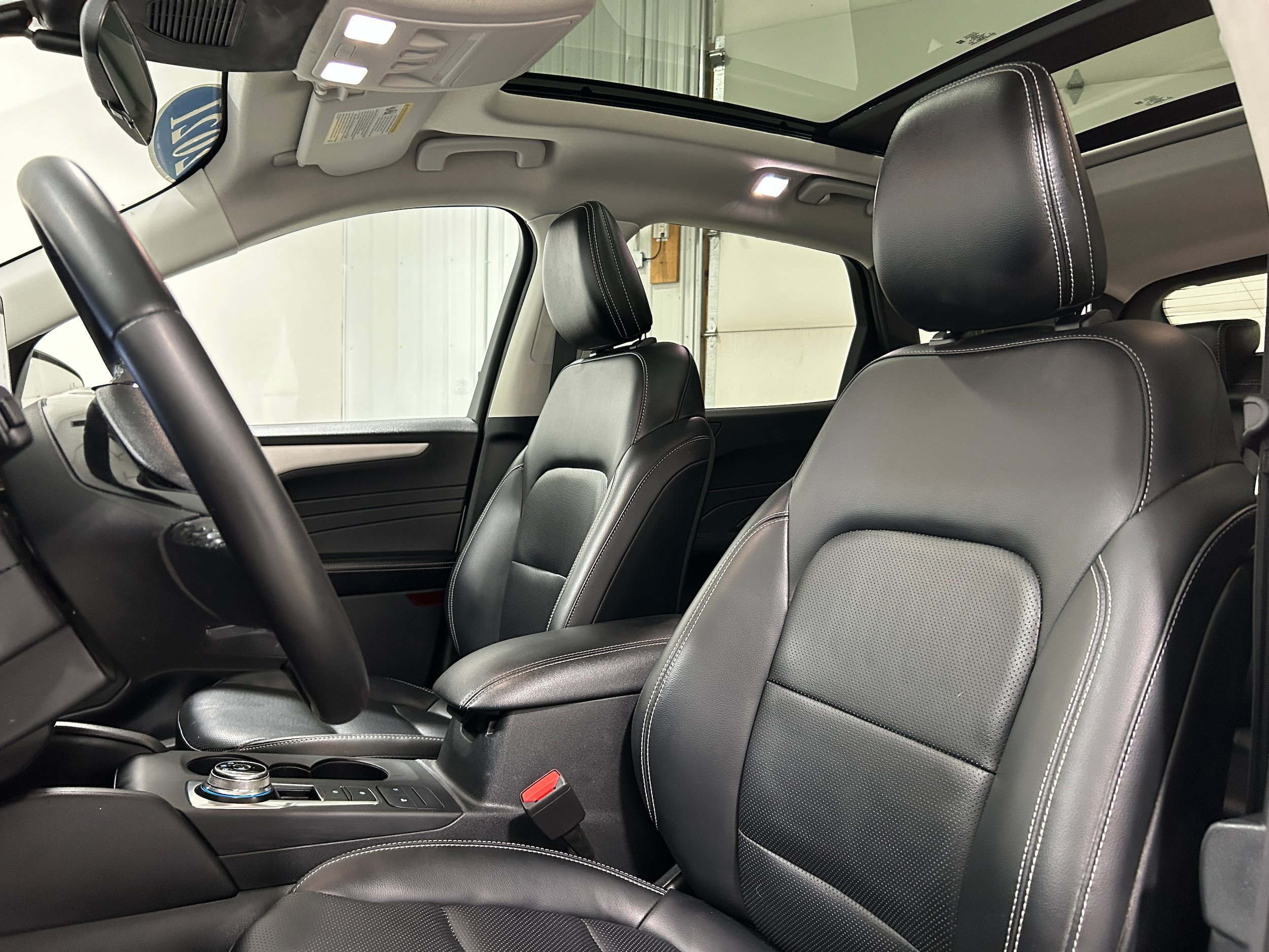 Used 2021 Ford Escape SEL w/ Technology Package AWD/4WD image 25