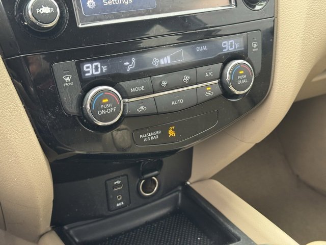 Used 2015 Nissan Rogue SV w/ SV Premium Package image 30