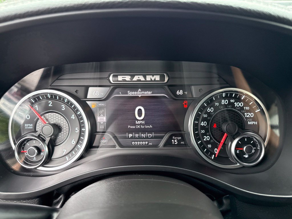 Used 2022 RAM 1500 Laramie AWD/4WD image 11
