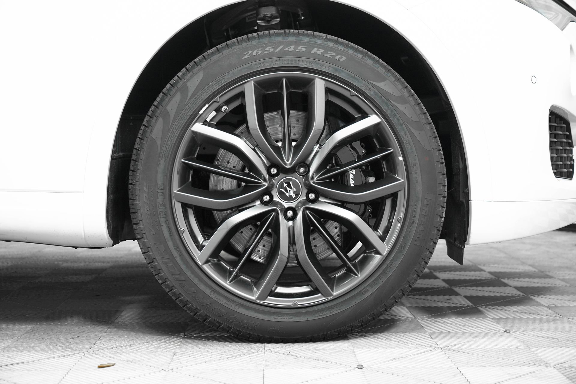 New 2024 Maserati Levante GT Ultima image 12