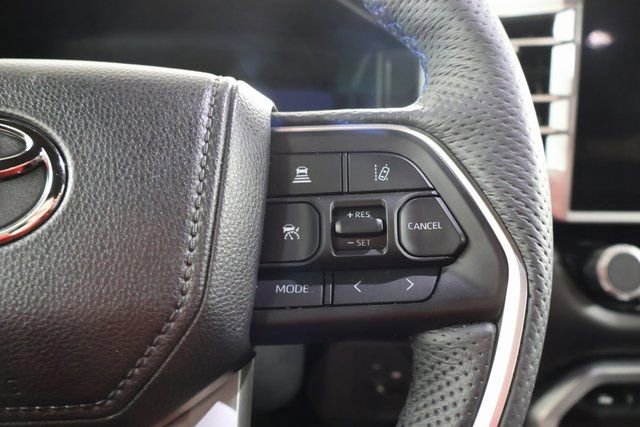 Used 2025 Toyota Sequoia Platinum AWD/4WD image 19