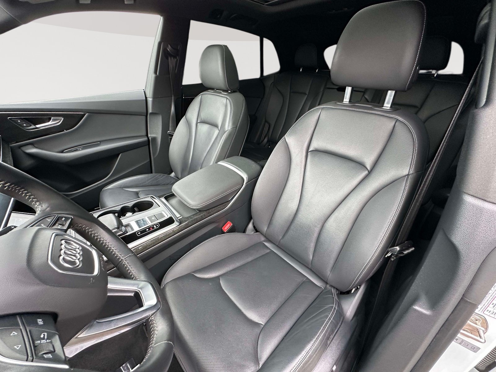 Used 2019 Audi Q8 Premium Plus w/ Premium Plus AWD/4WD image 27