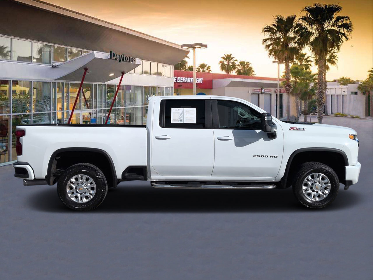 Used 2023 Chevrolet Silverado 2500 LT AWD/4WD image 2