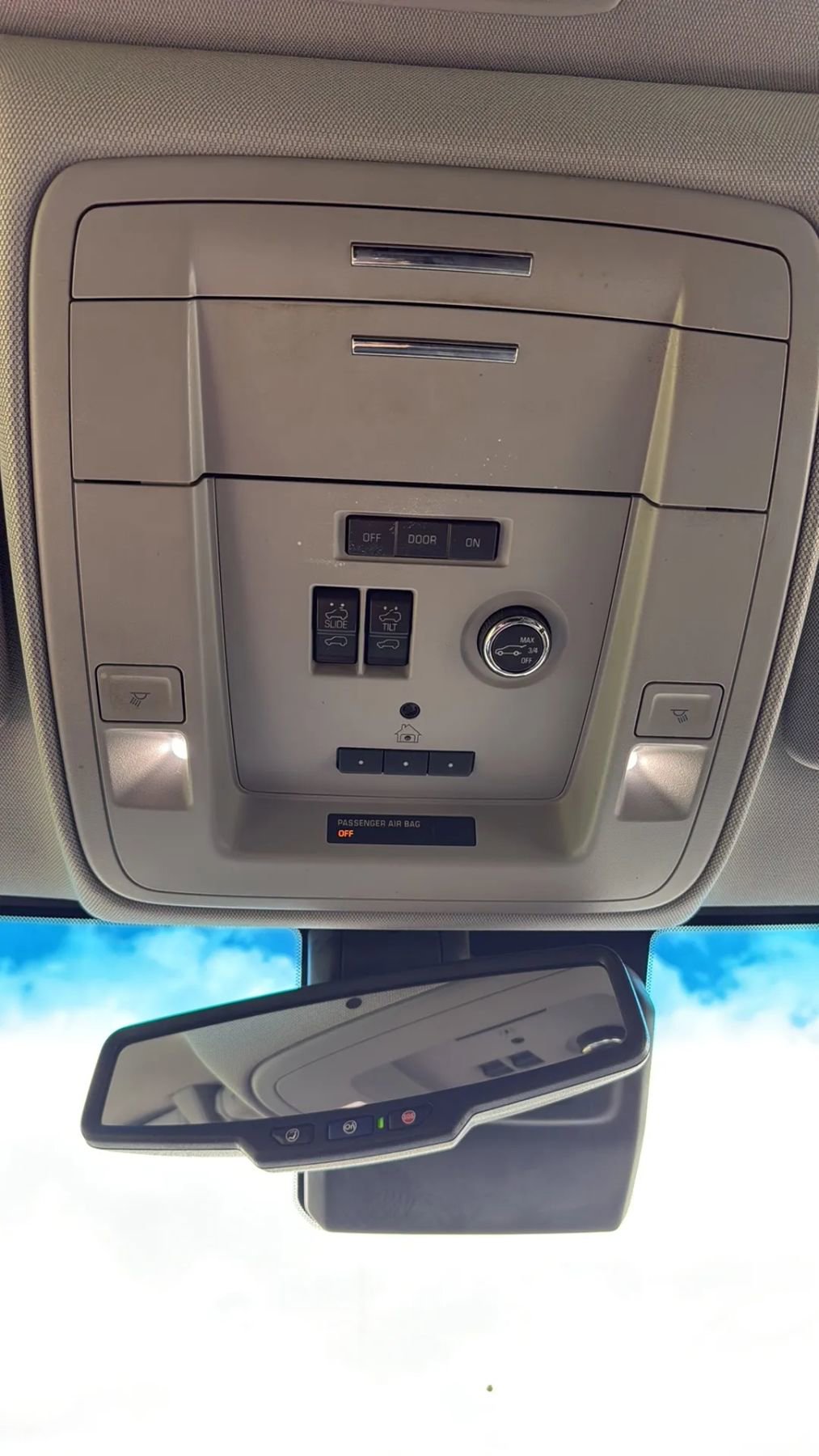 Used 2018 Chevrolet Tahoe Premier AWD/4WD image 37