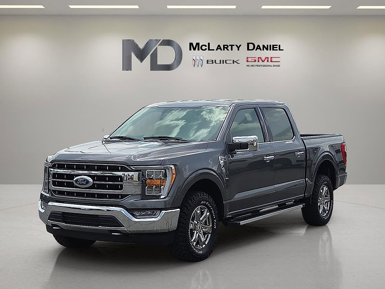 Used 2023 Ford F150 Lariat AWD/4WD image 2