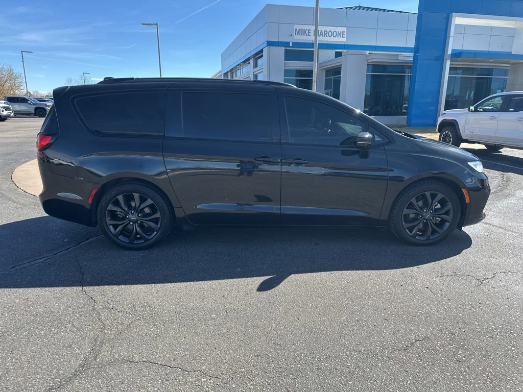 Used 2021 Chrysler Pacifica Touring w/ S Appearance Package image 39