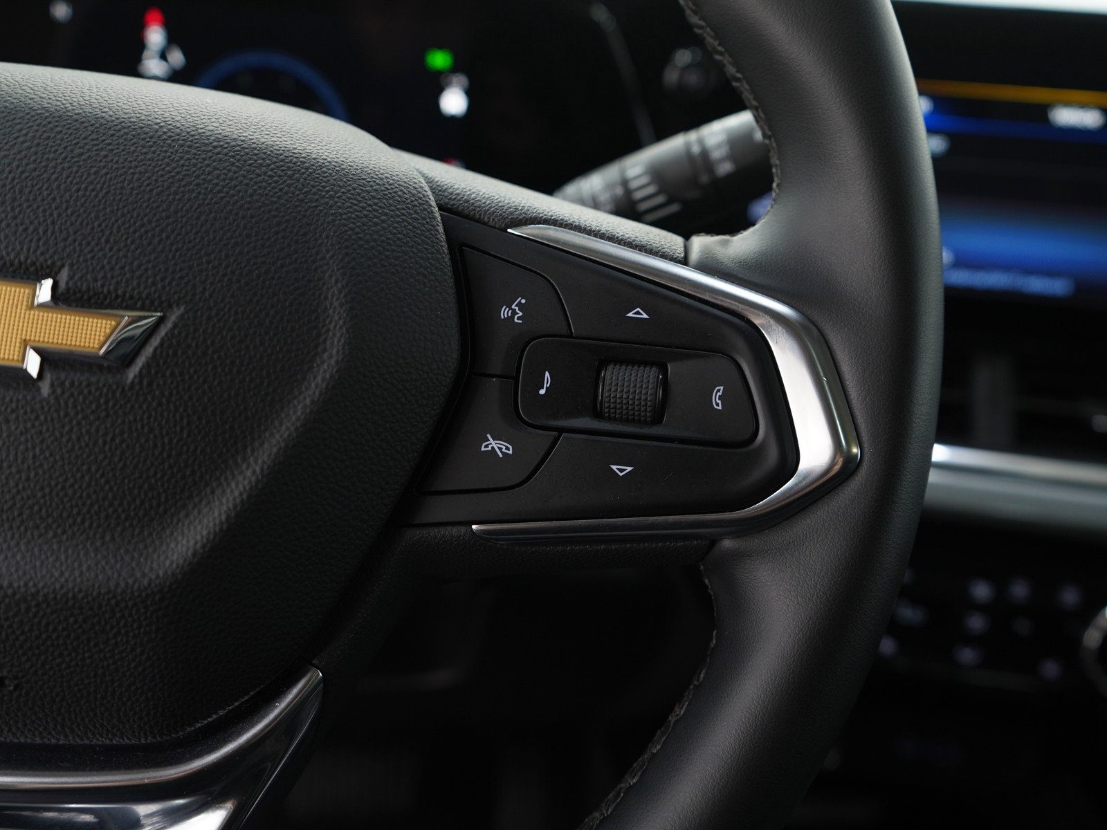 Used 2024 Chevrolet Trax LT w/ Sunroof Package image 25