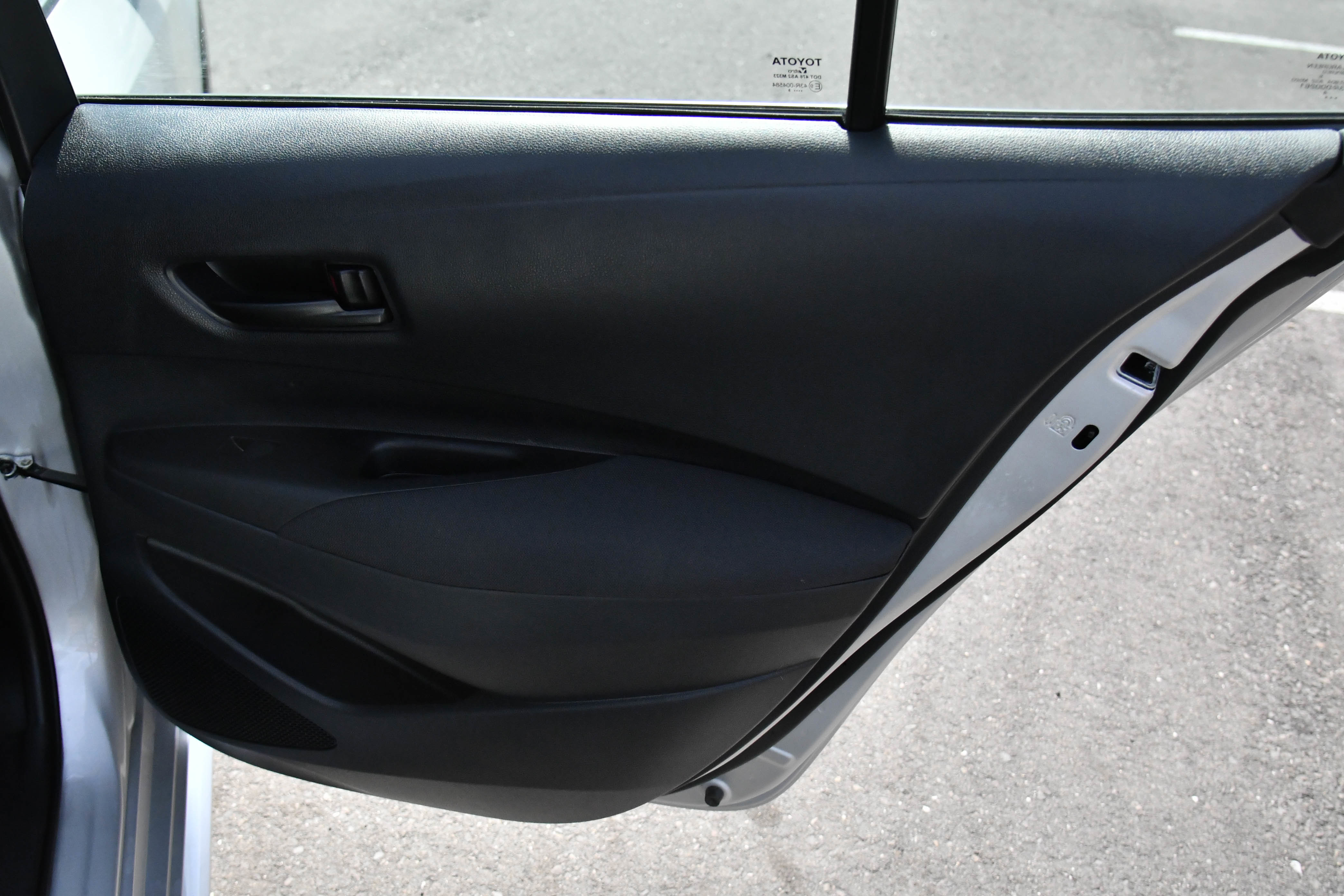 Used 2025 Toyota Corolla LE FWD image 38