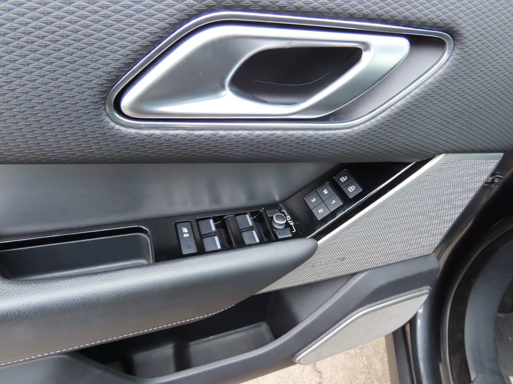 Used 2021 Land Rover Range Rover Velar R-Dynamic S image 25