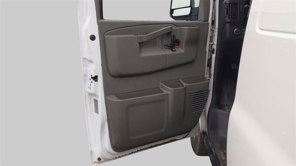 Used 2019 Chevrolet Express 3500 Extended w/ Driver Convenience Package image 15