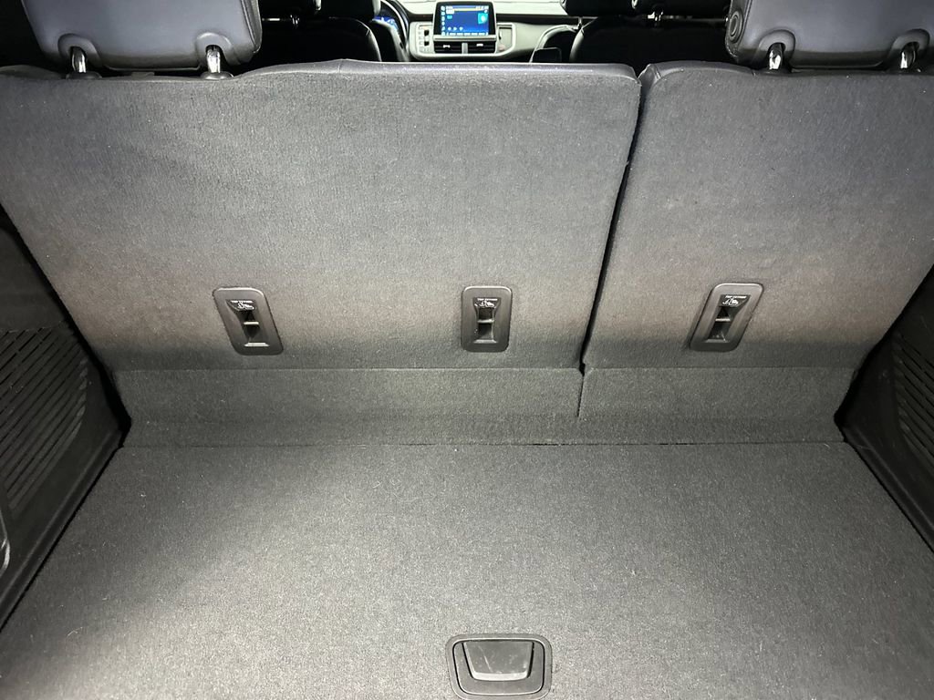 Used 2022 Chevrolet Tahoe LT w/ Luxury Package image 15