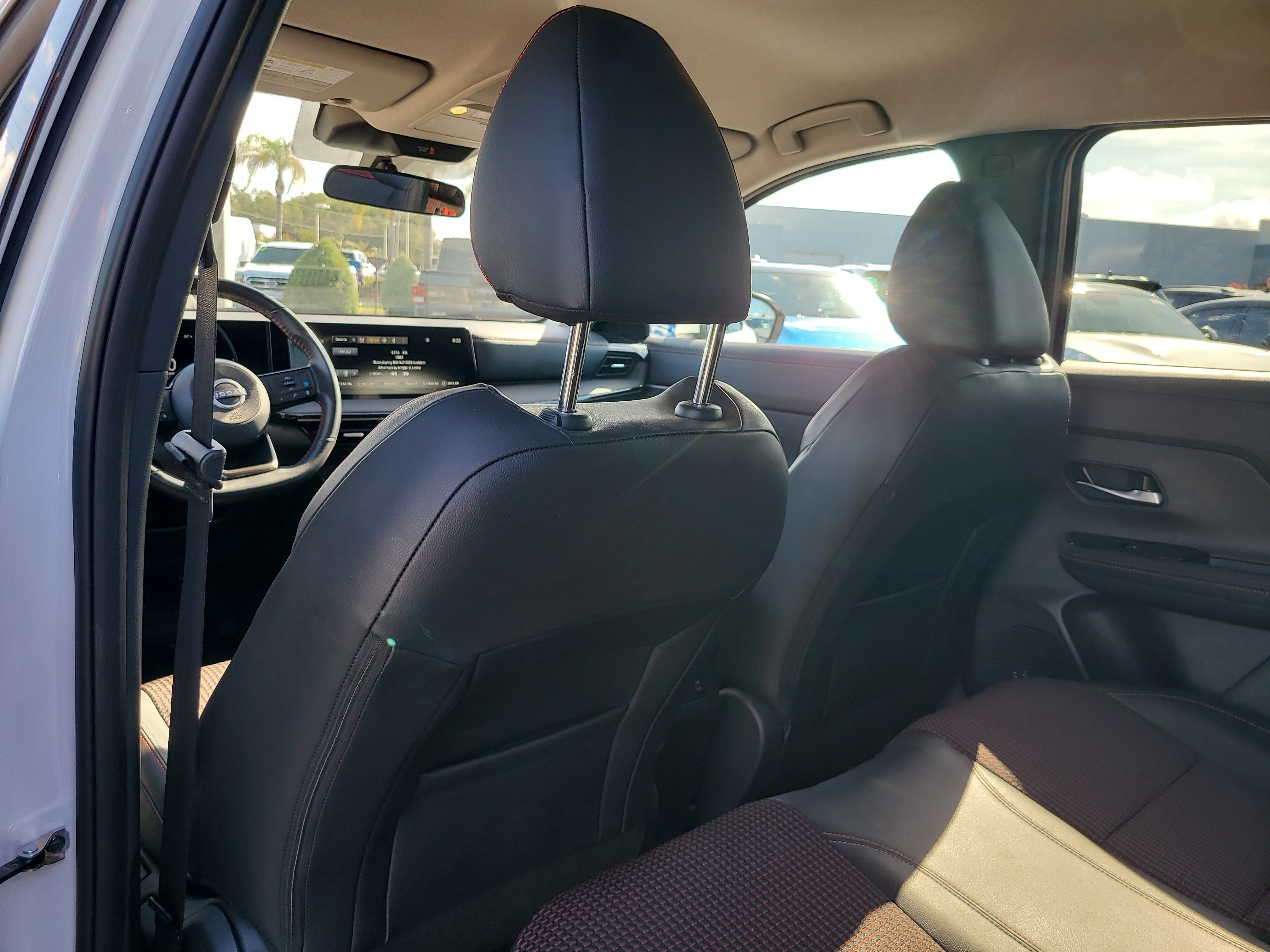 Used 2025 Nissan Kicks SR FWD image 11