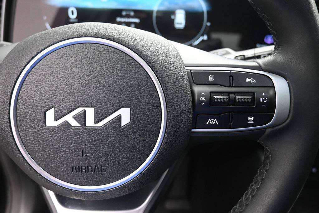 Used 2025 Kia Sportage SX FWD image 14