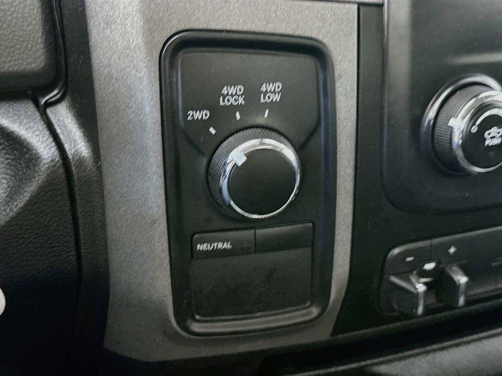 Used 2016 RAM 3500 Tradesman w/ Chrome Appearance Group AWD/4WD image 19