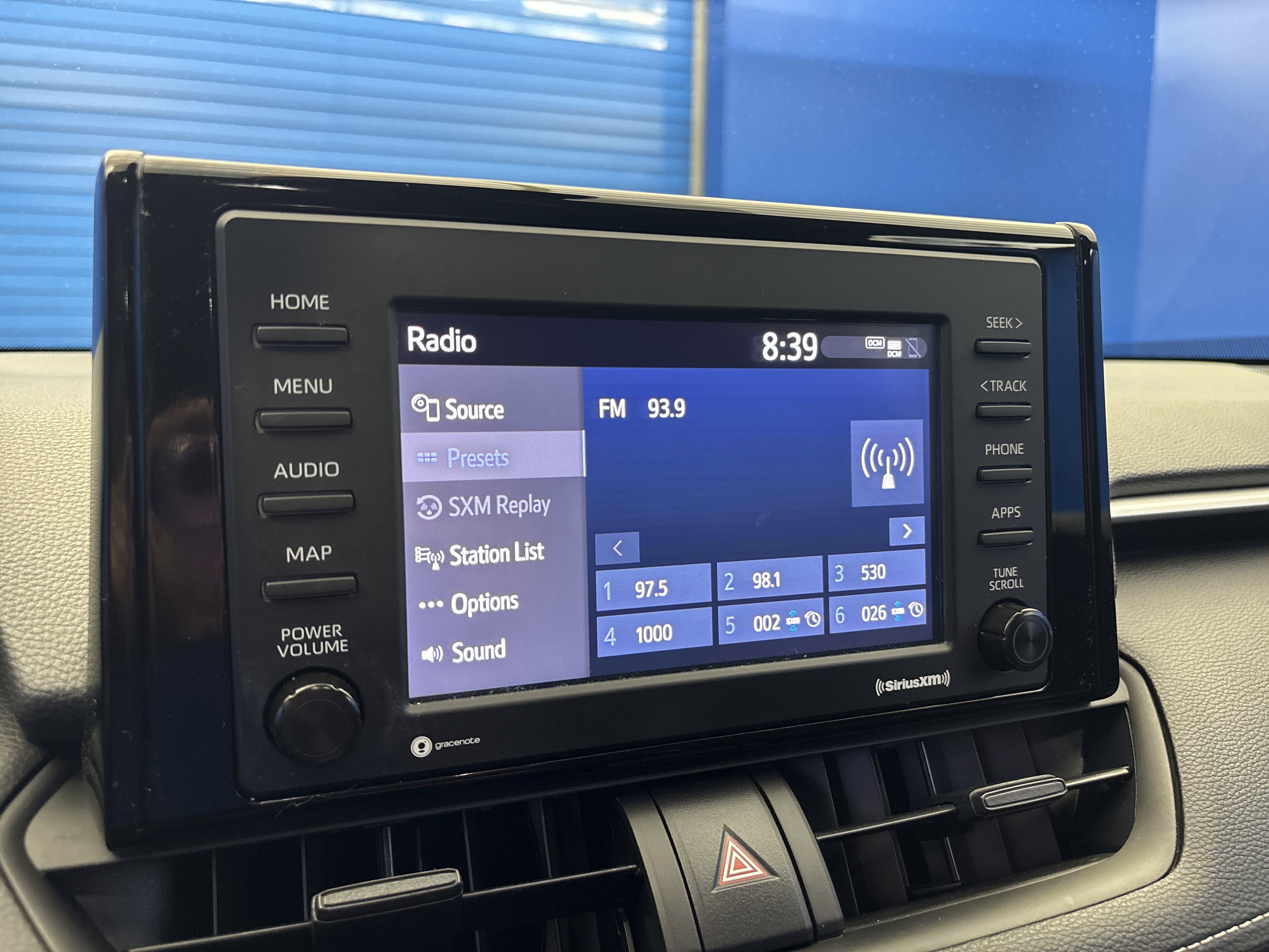 Used 2022 Toyota RAV4 XLE AWD/4WD image 19