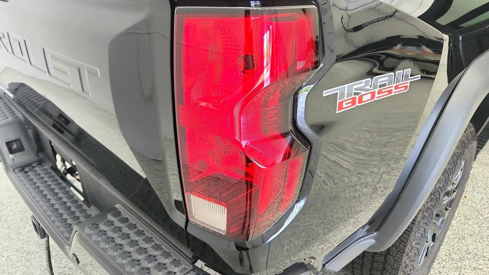 Used 2026 Chevrolet Colorado Trail Boss AWD/4WD image 30