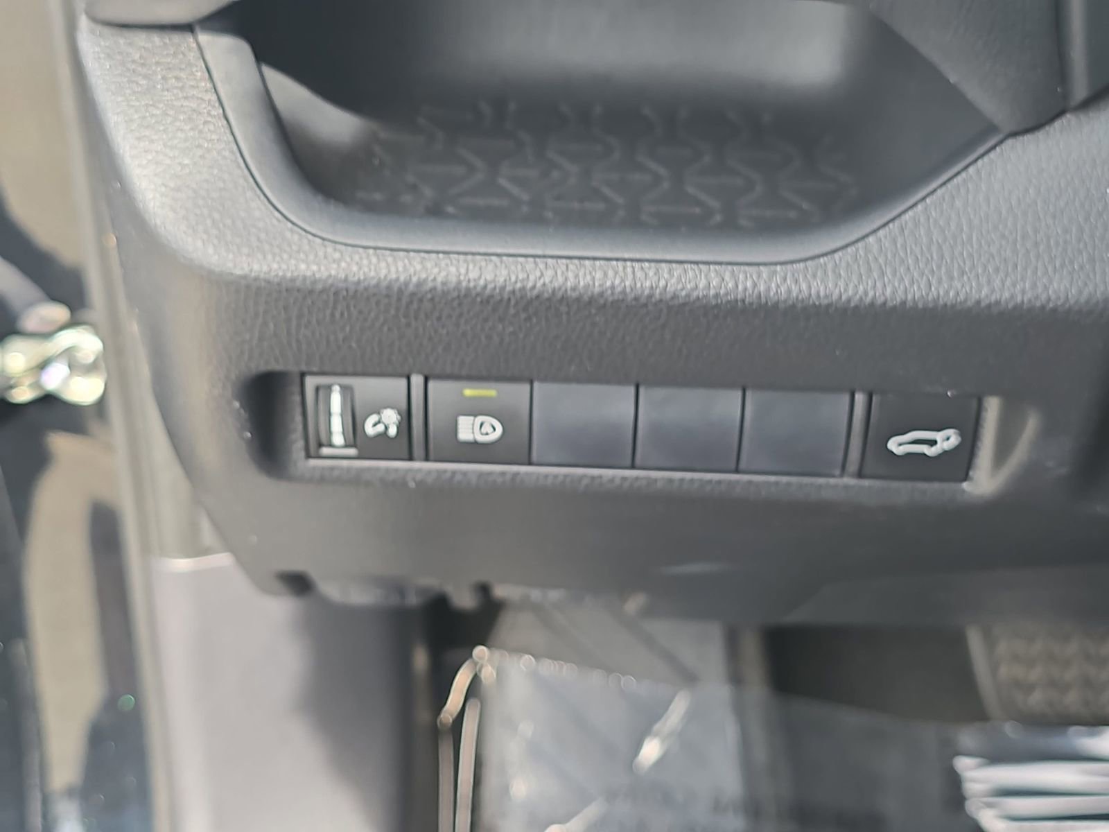 Used 2019 Toyota RAV4 XLE FWD image 31