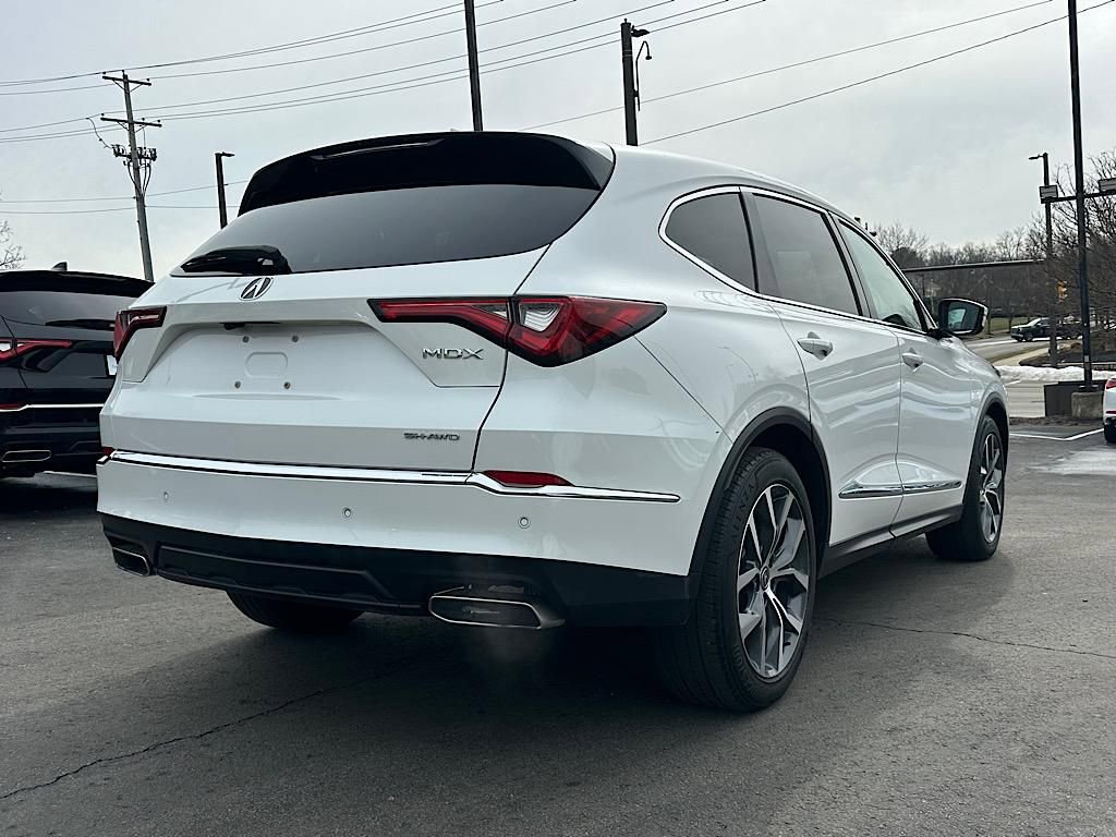 Used 2023 Acura MDX SH-AWD w/ Technology Package image 11