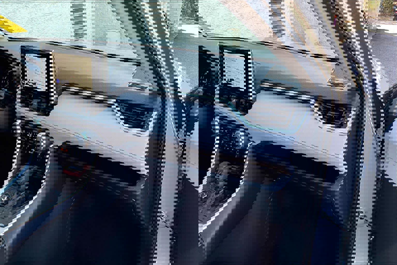 Used 2024 Toyota RAV4 XLE image 18