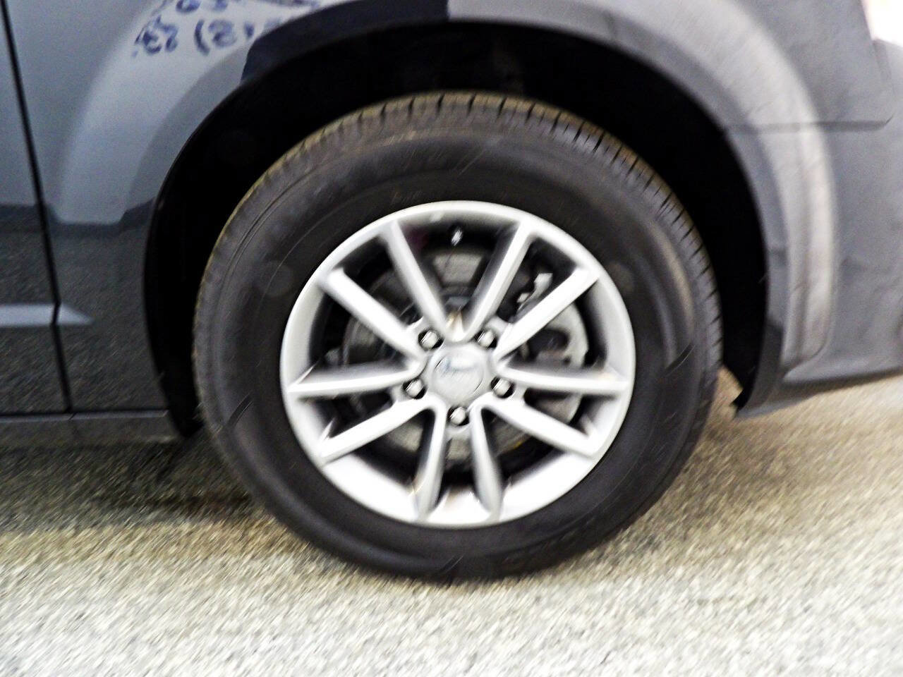 Used 2016 Dodge Grand Caravan SE image 18