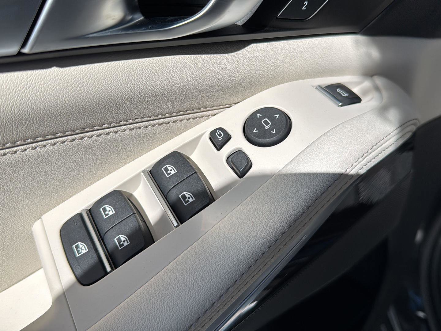 New 2026 BMW X5 xDrive40i w/ Executive Package image 29