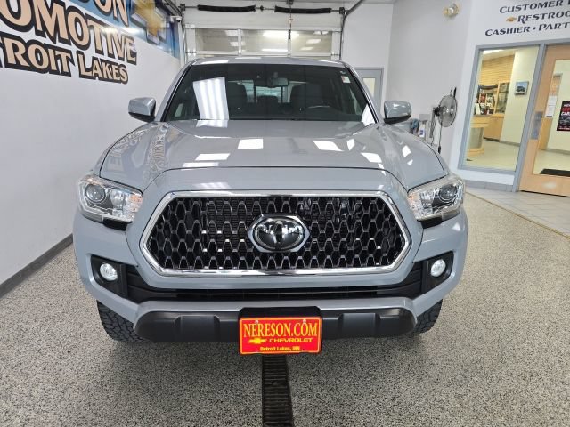 Used 2018 Toyota Tacoma TRD Off-Road AWD/4WD image 2