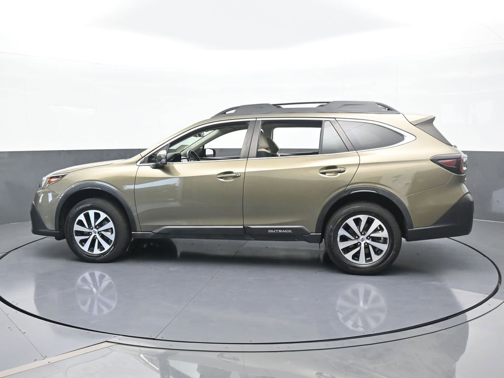 Used 2021 Subaru Outback Premium image 3