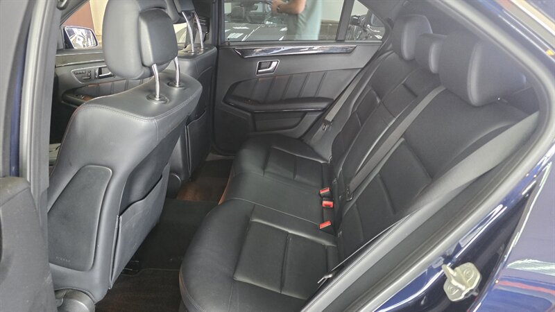 Used 2013 Mercedes-Benz E 350 4MATIC Sedan image 20