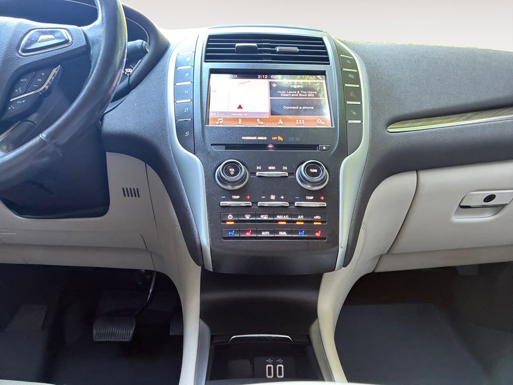 Used 2019 Lincoln MKC Reserve w/ MKC Technology Package FWD image 11