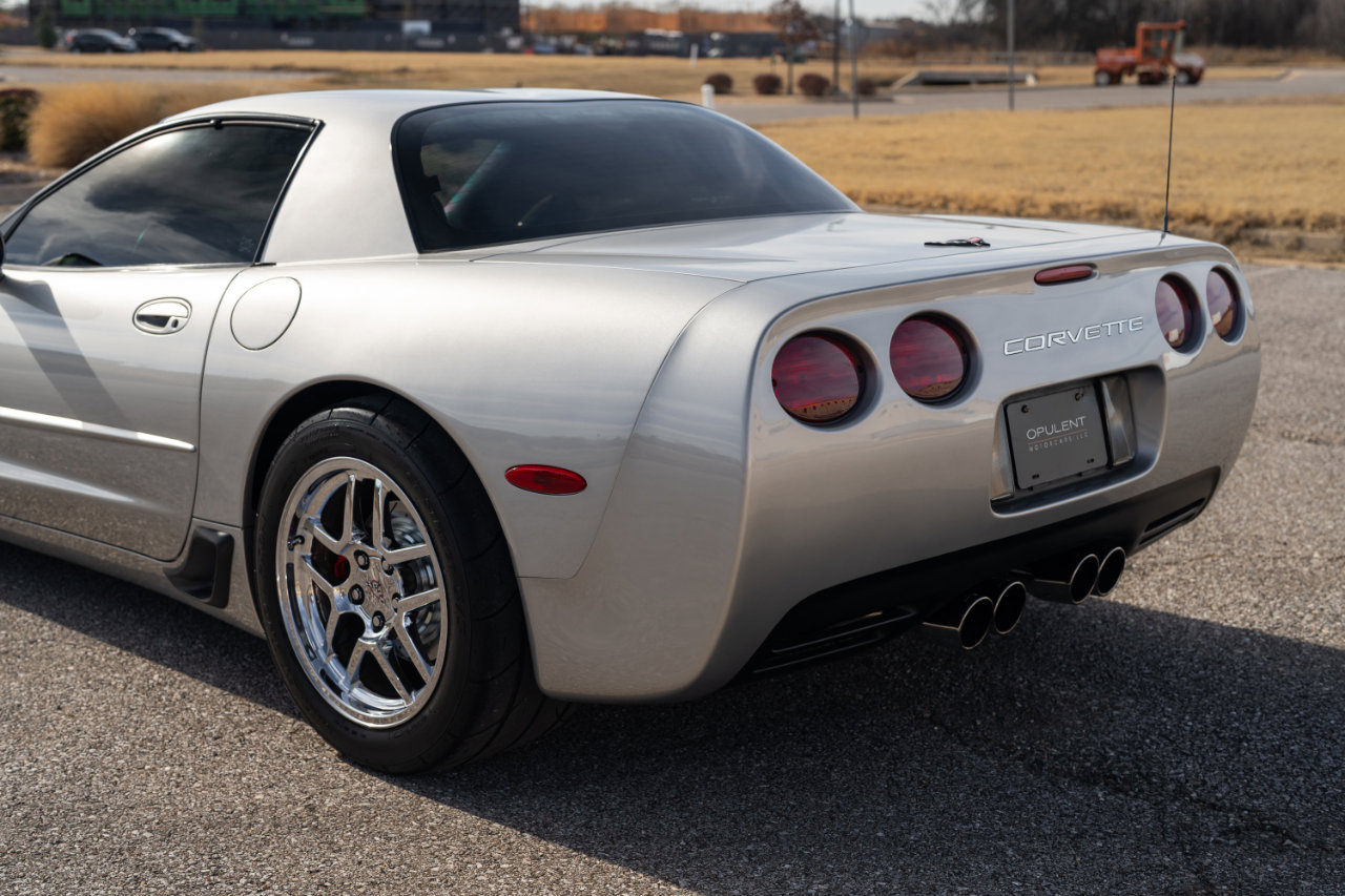 Used 2004 Chevrolet Corvette Z06 w/ Memory Package image 19