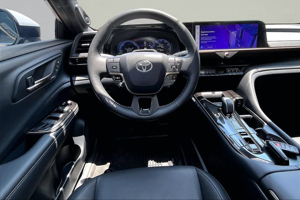Certified 2025 Toyota Crown Platinum AWD/4WD image 11