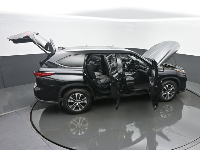 Used 2023 Toyota Highlander XLE AWD/4WD image 67