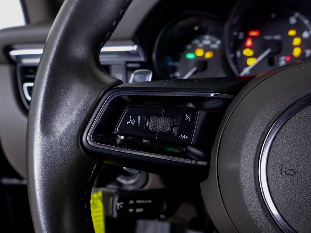 Certified 2022 Porsche Macan w/ Premium Package Plus image 21