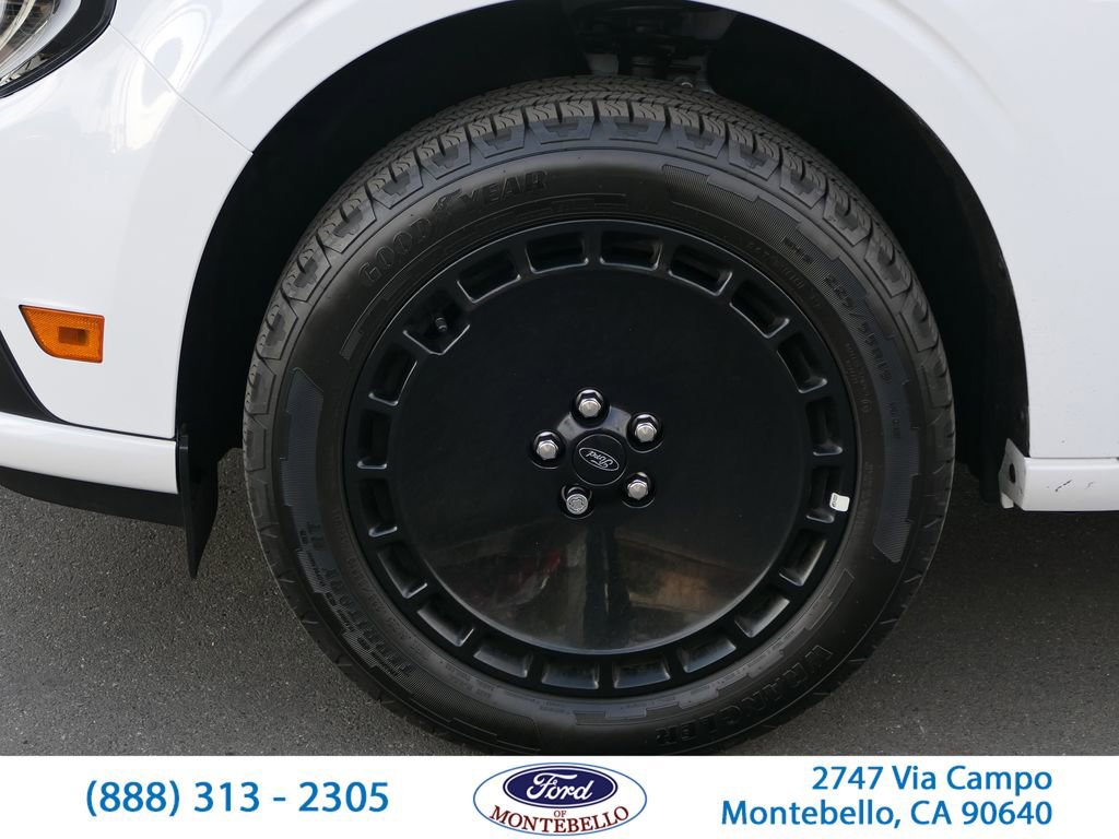 Used 2025 Ford Maverick Lobo image 12