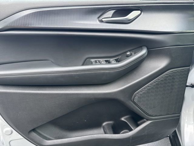 Used 2024 Jeep Grand Cherokee Altitude image 9