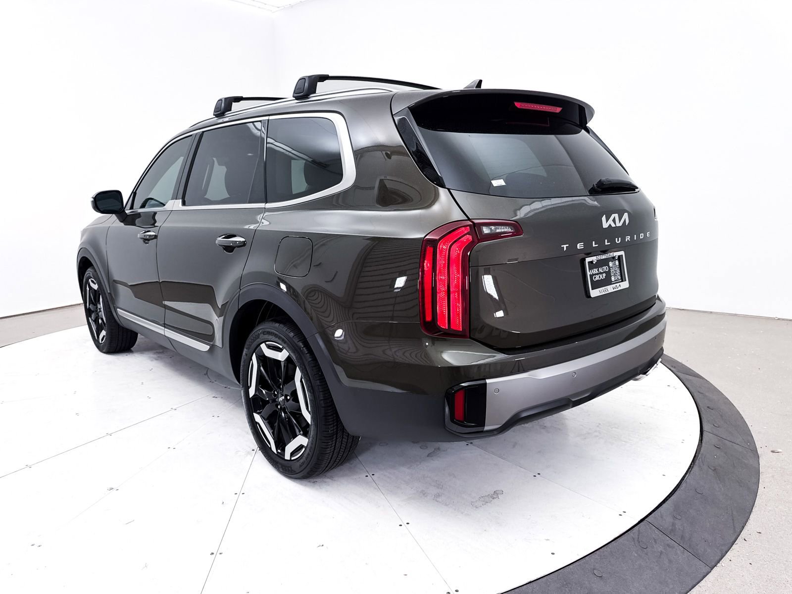 Certified 2025 Kia Telluride S image 18