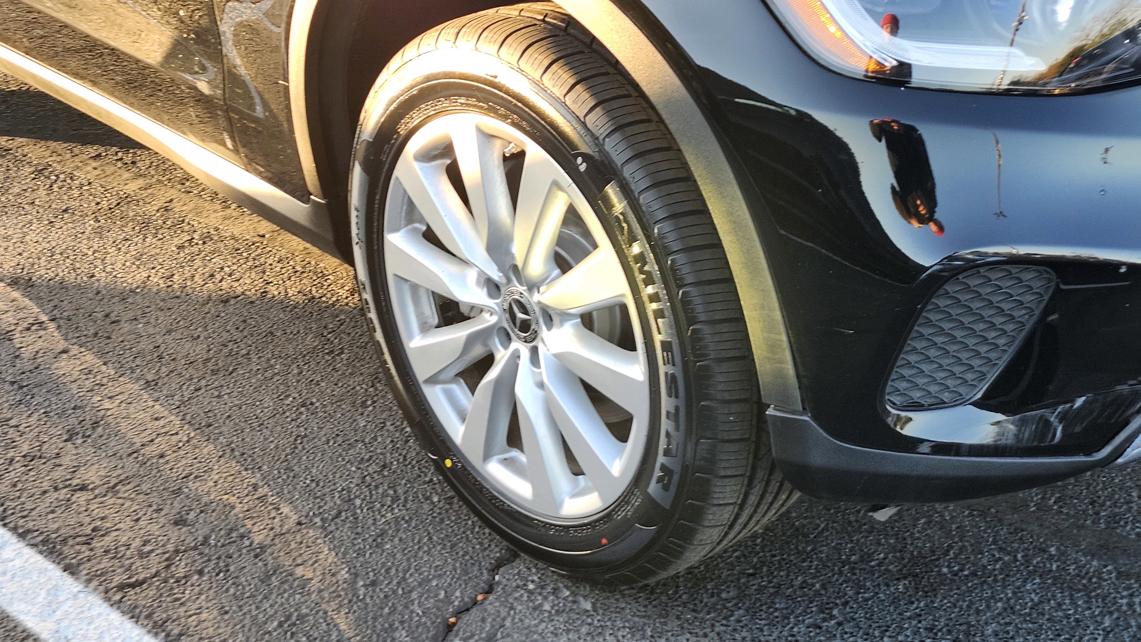 Used 2020 Mercedes-Benz GLC 300 4MATIC w/ Exterior Lighting Package image 7