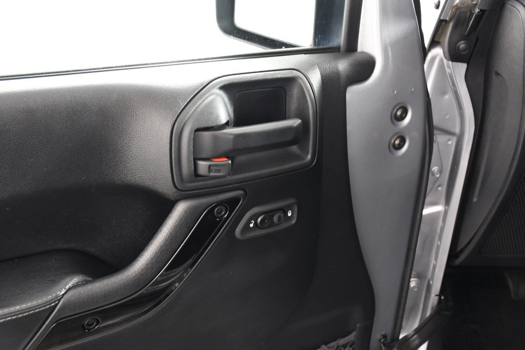 Used 2017 Jeep Wrangler Unlimited Sahara AWD/4WD image 15