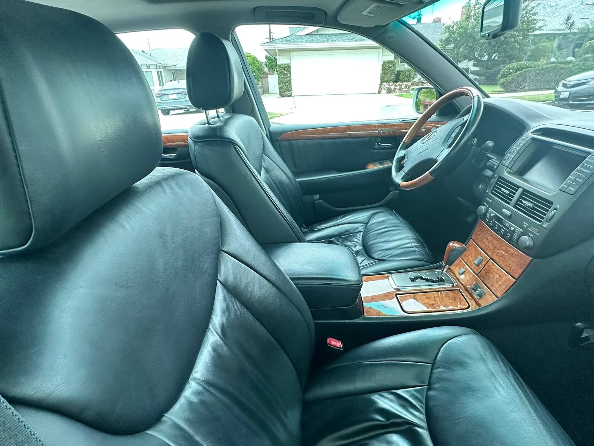 Used 2002 Lexus LS 430 RWD image 2